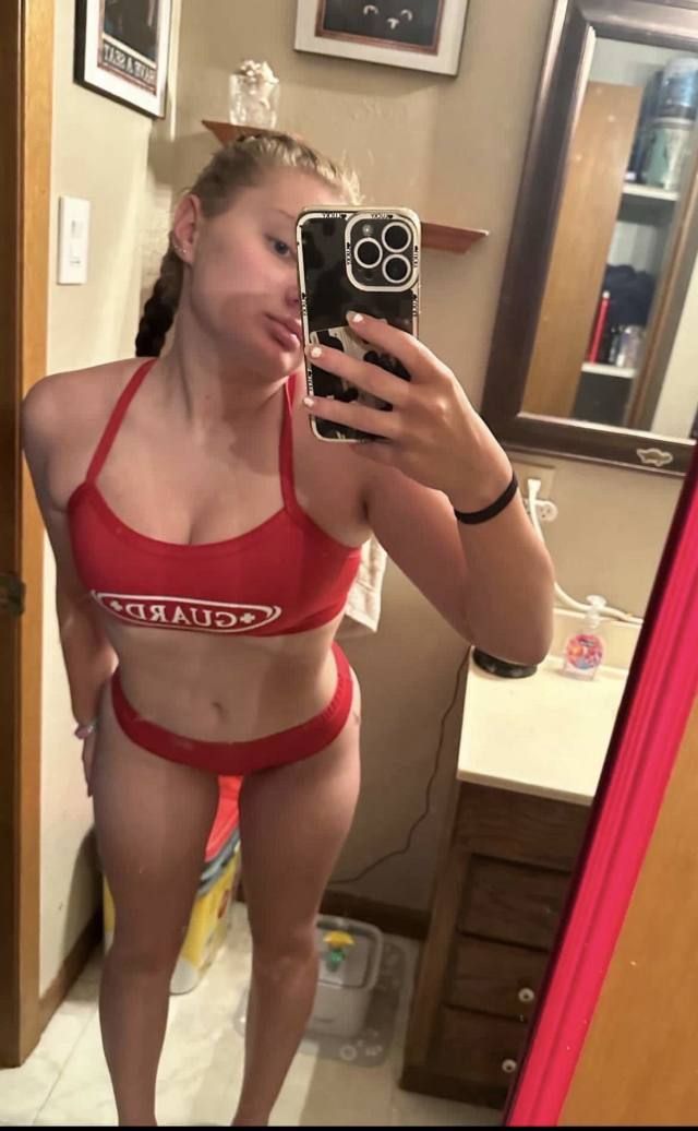 I accept payment in person 5722168878 selling videos and FaceTime fun and I do sell party favors 🫦🍑💦 - Image 2